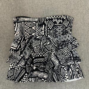 Island Escape Ruffled Tankini Black White Tribal Aztec Print Strapless‎ Size 10